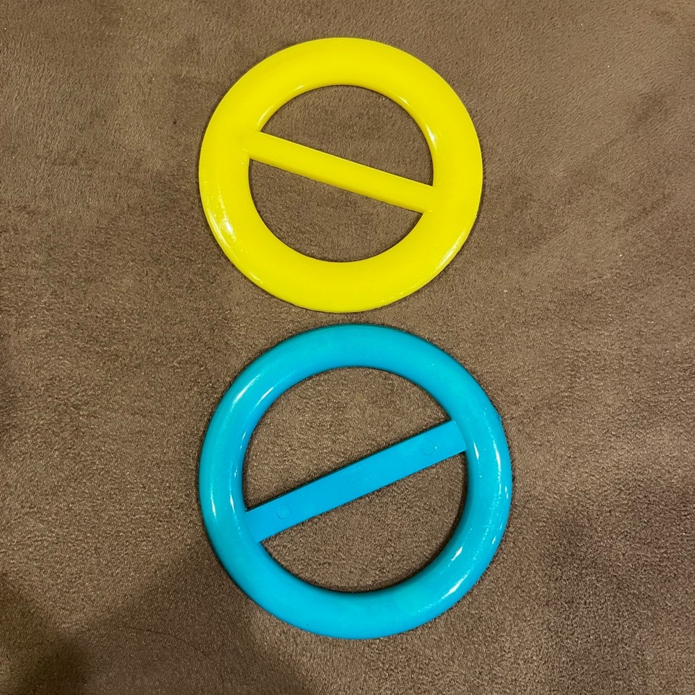 Vintage plastic slide buckle/shirt holder 80’s